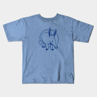 Stylized, minimal art of an marvelous Aardvark in blue Kids T-Shirt